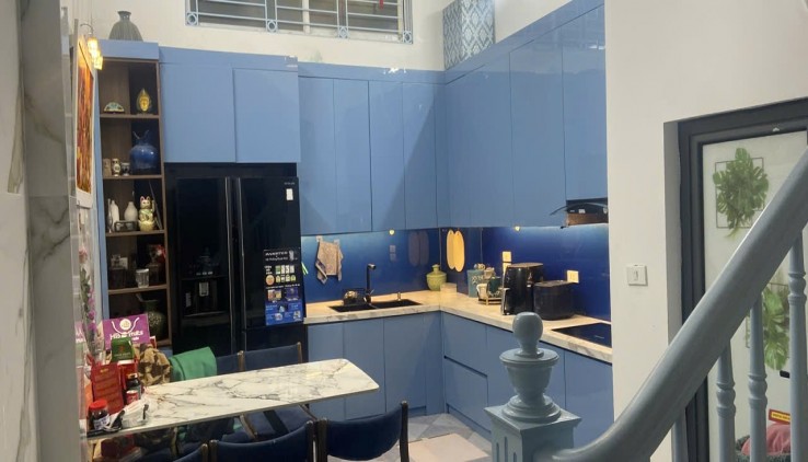 Cho thuê nhà ngõ 213 Phố Giáp Nhất, 5 tầng, 43m2, 4 ngủ, 16 Triệu